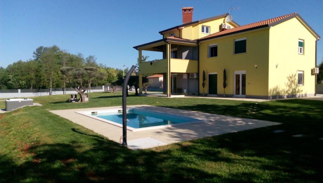 Villanova Apartments Poreč Eksteriør bilde